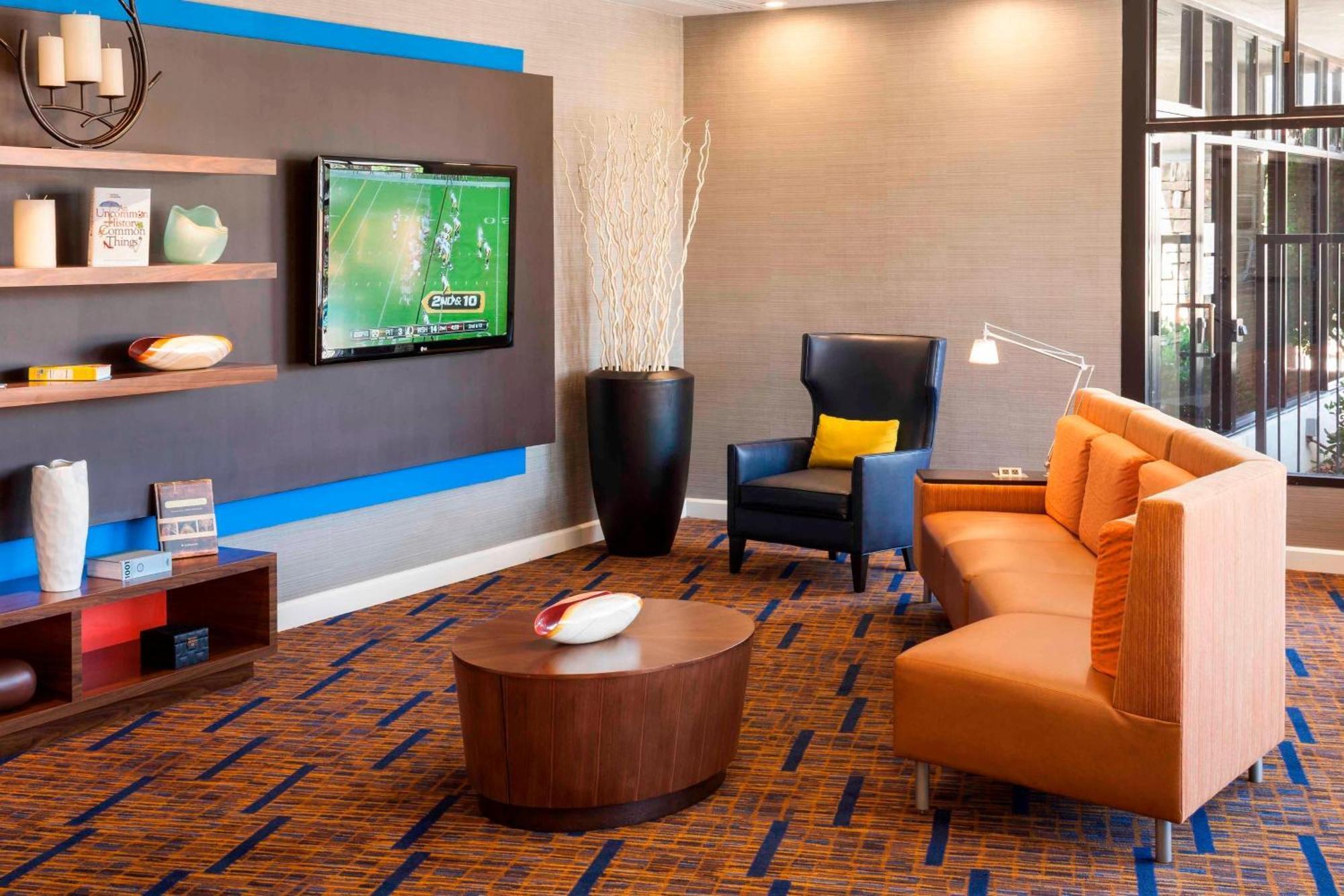 Courtyard By Marriott Rancho Bernardo
