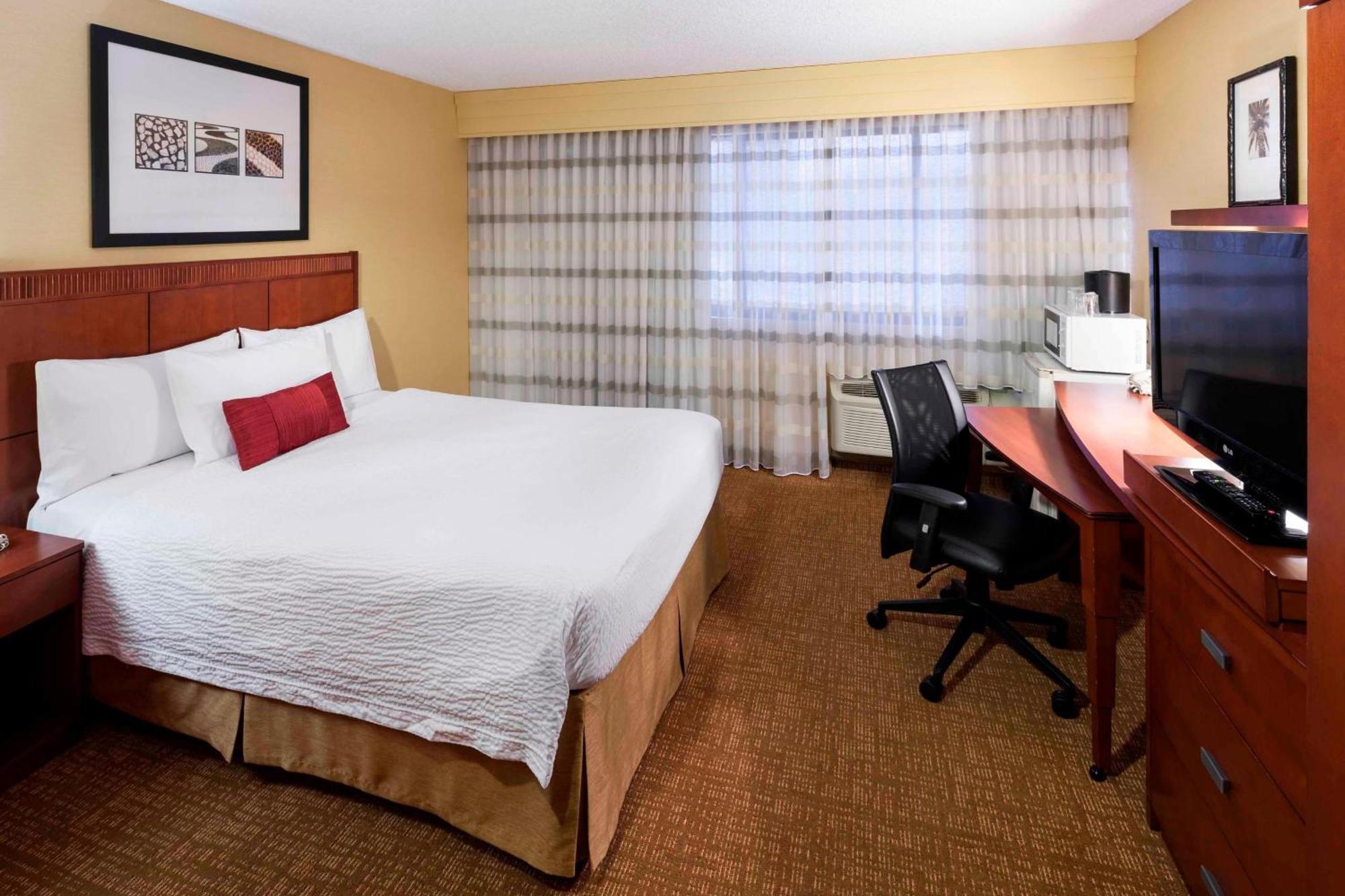 Courtyard By Marriott Rancho Bernardo Hotel