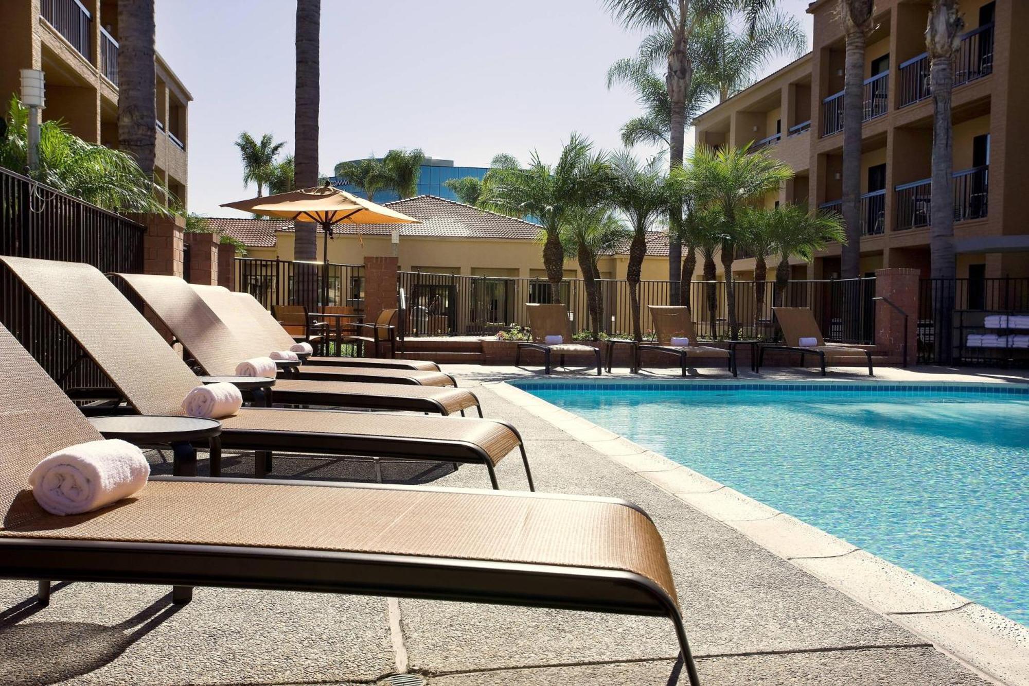 Courtyard By Marriott Sorrento Valley Hotel 3*