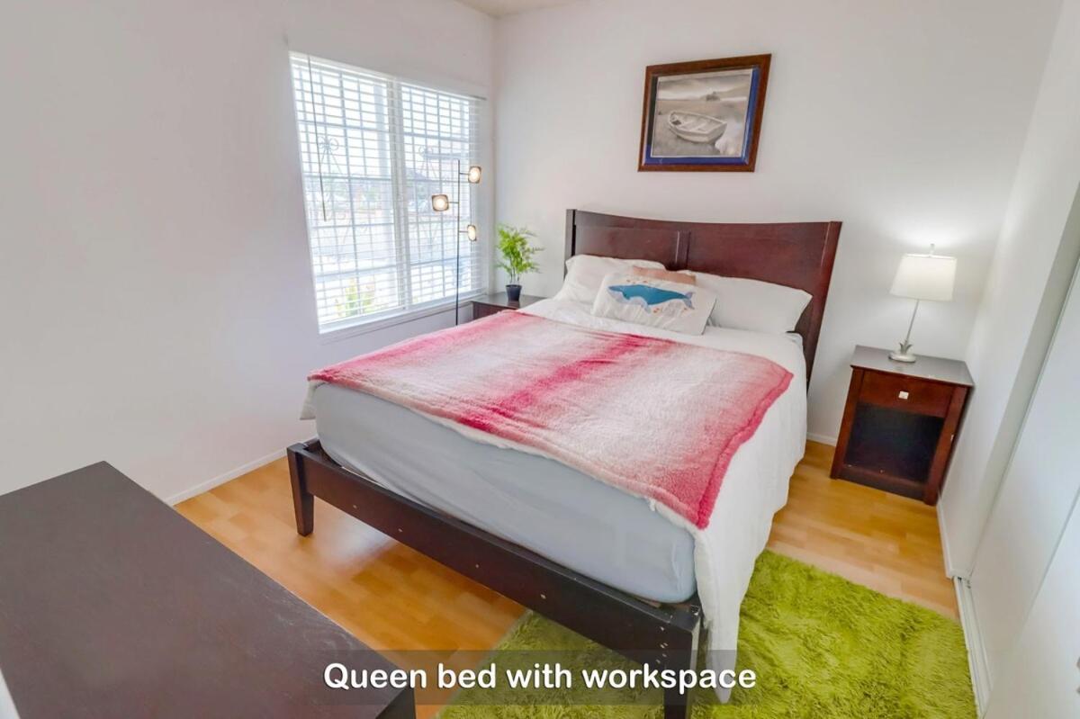 Entire Private 4-bedroom House With Garage, Gated Yard, King Bed *