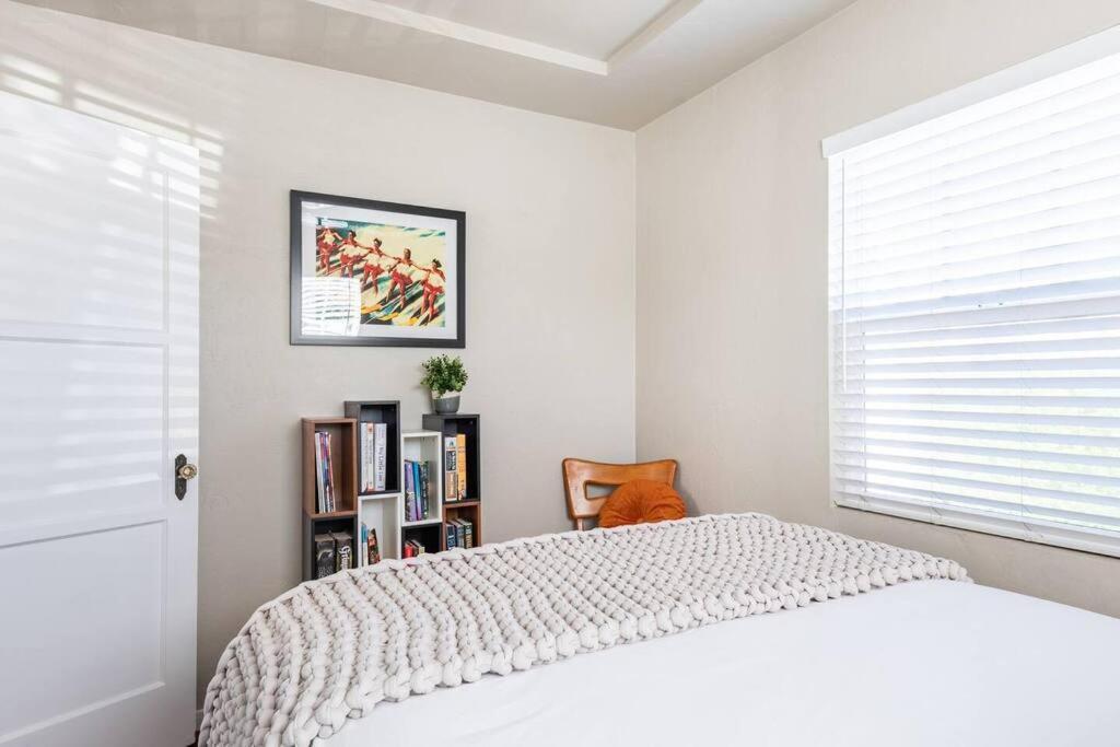 Charming Mid-century Craftsman, Hot Tub With Serene Yard Holiday home *