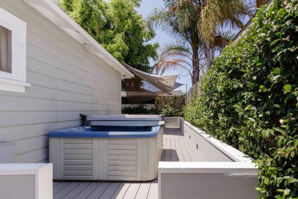 Charming Mid-century Craftsman, Hot Tub With Serene Yard San Diego