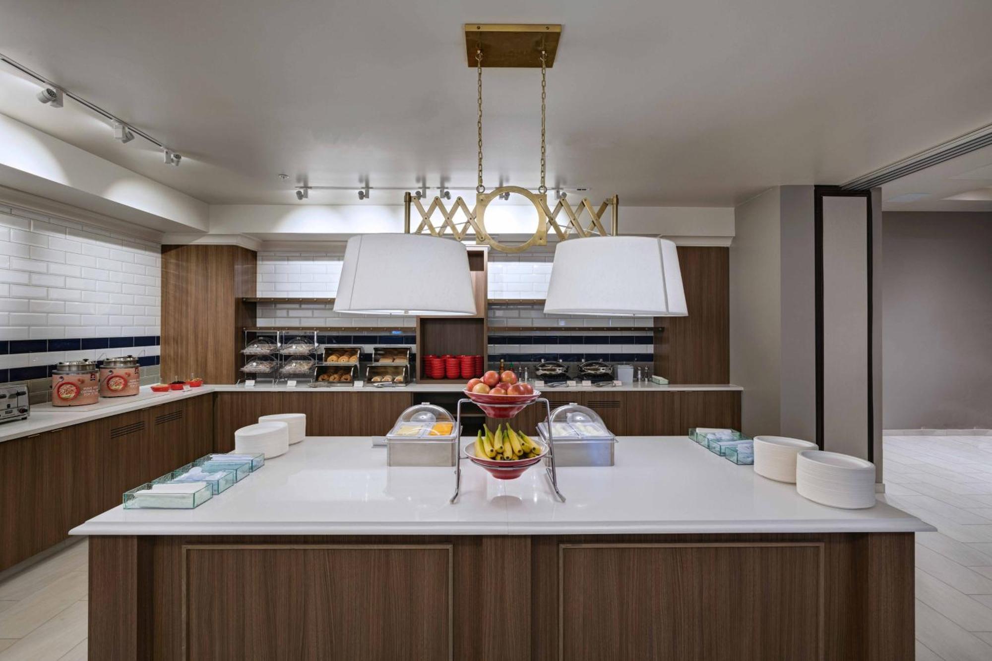 Hotel Towneplace By Marriott Airport/liberty Station 3*
