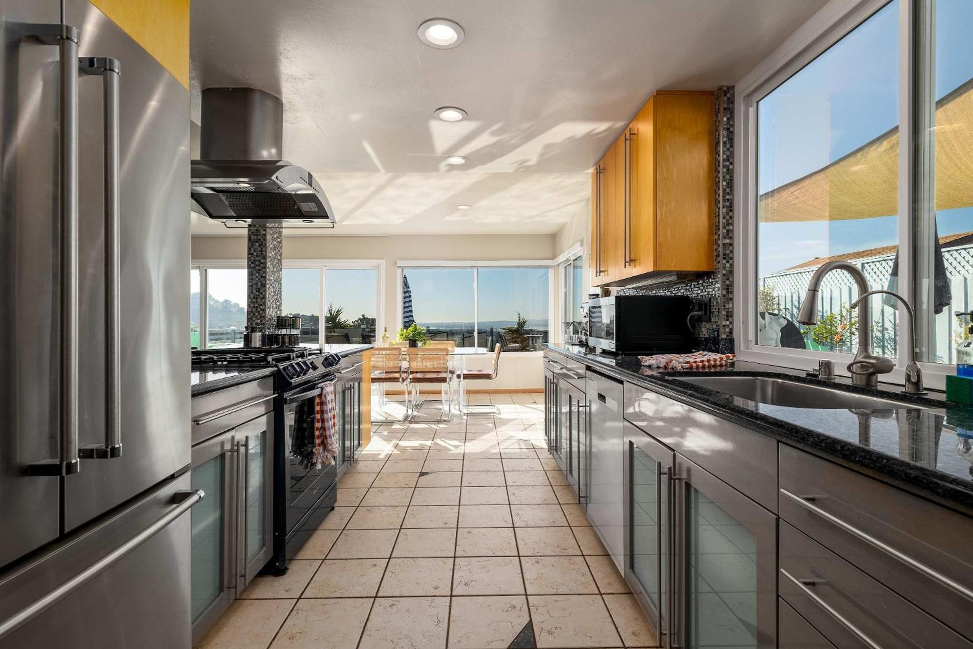Bay View Bliss Holiday home