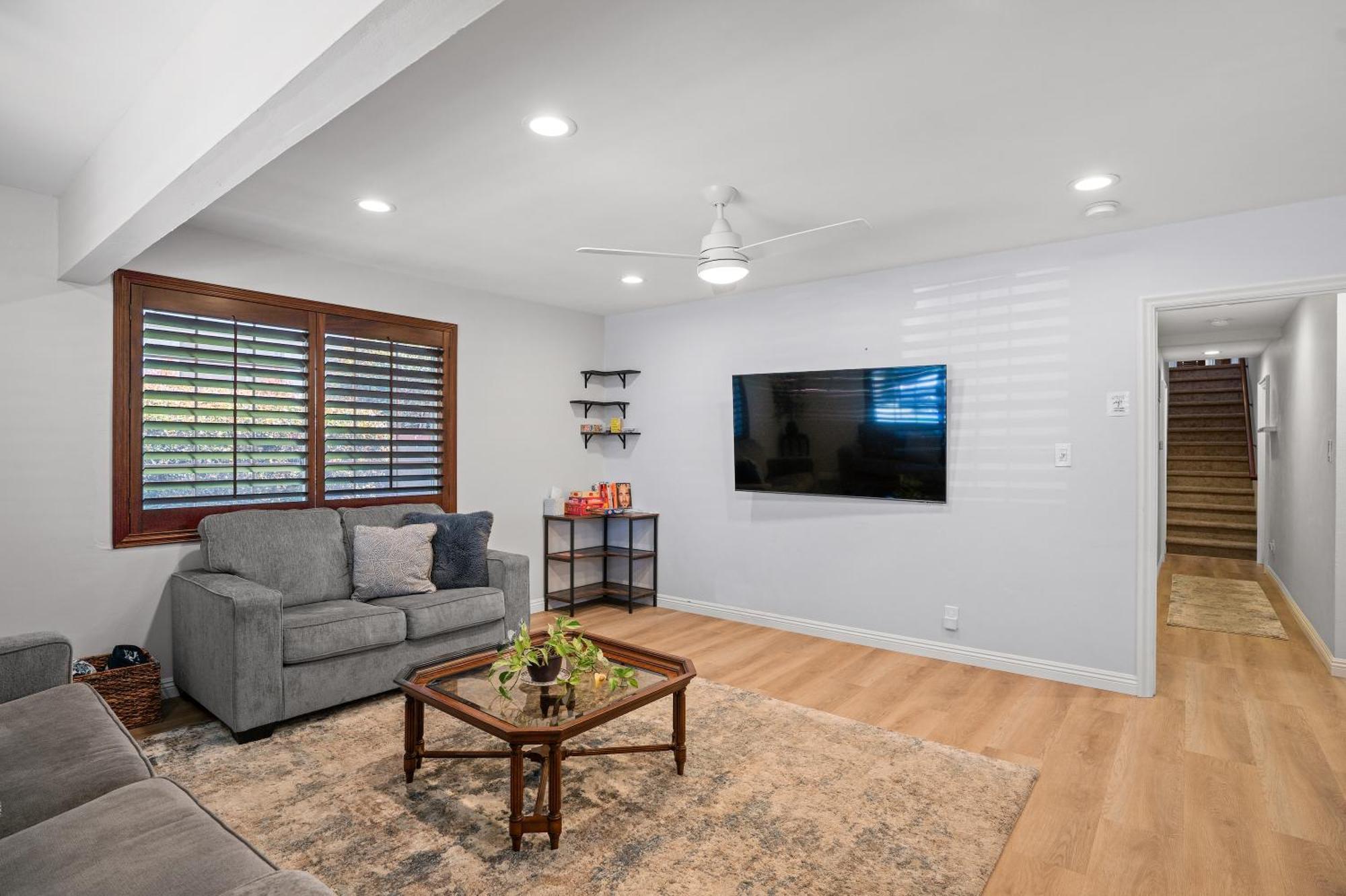 Peaceful Getaway With Renovated Amenities Apartment *