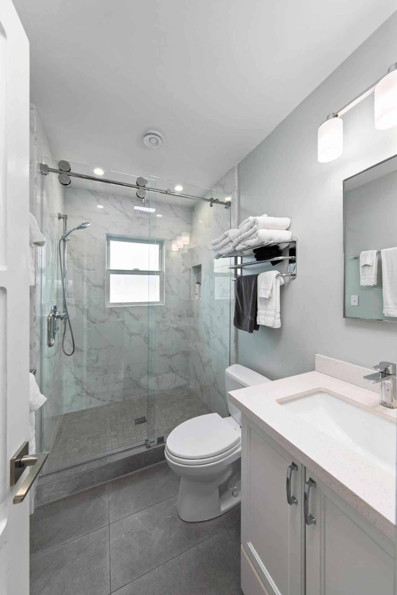 Modern Newly Renovated 2br In Heart Of Ocean San Diego