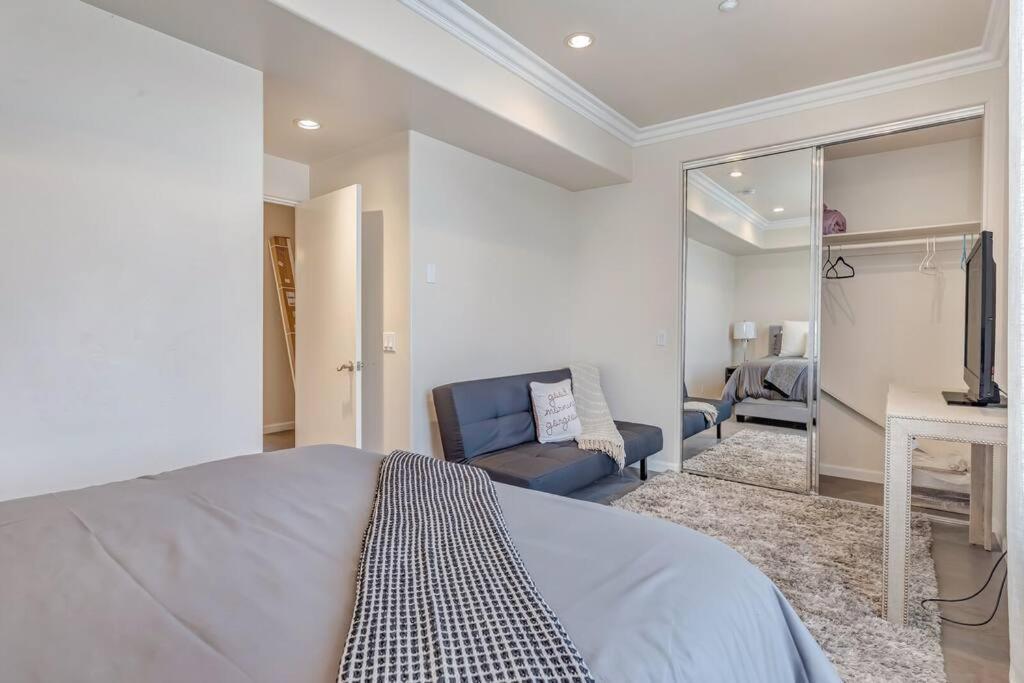 Villa 4br Spectacular Harbor View Modern 5min Zoo San Diego