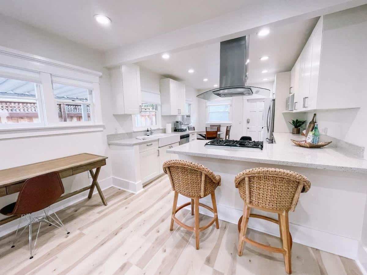 Modern Gem In North Park Holiday home