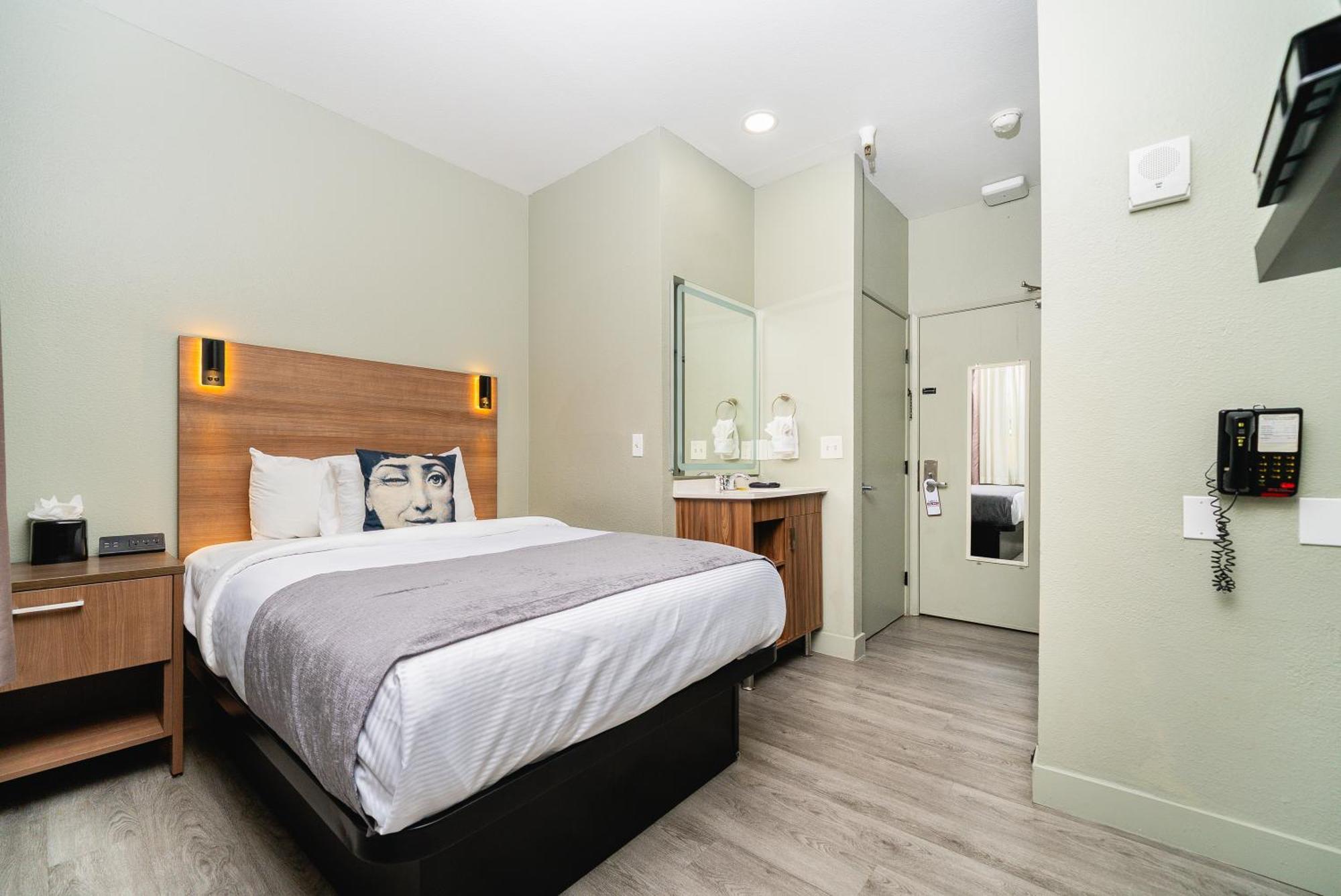 Urban Boutique Hotel- Little Italy, Downtown Hotel San Diego