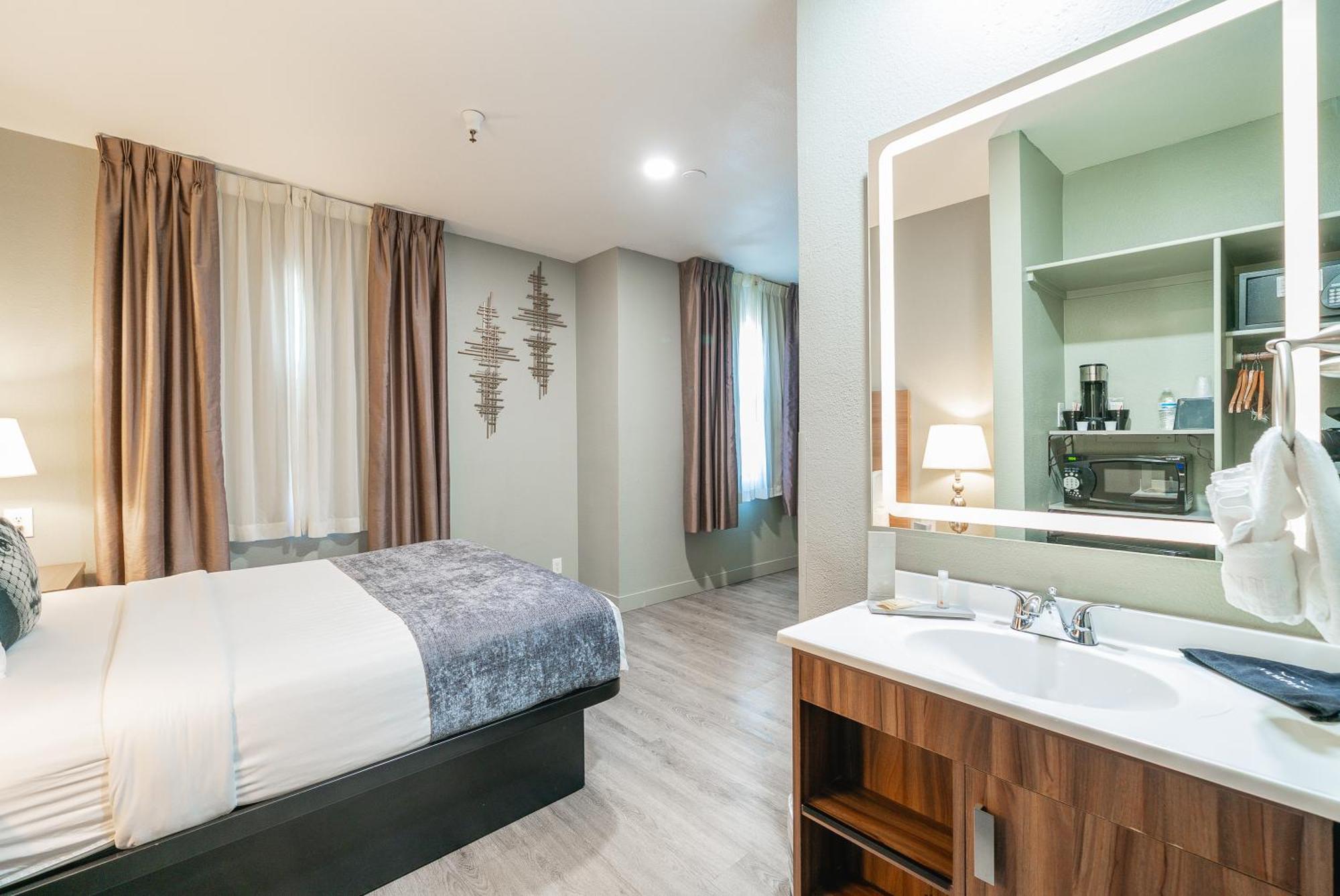 Urban Boutique Hotel- Little Italy, Downtown San Diego