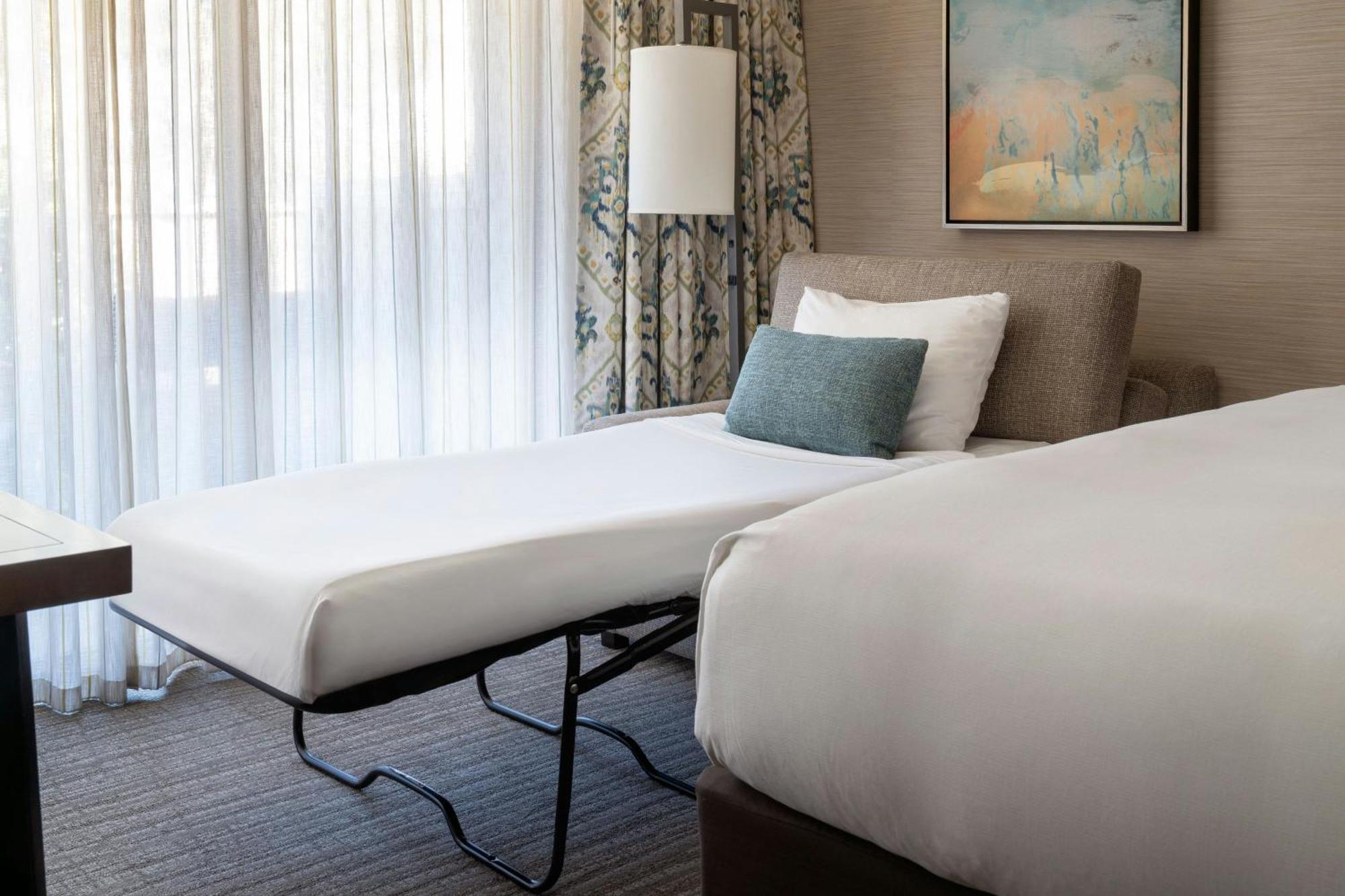Coronado Island Marriott & Resort 4*