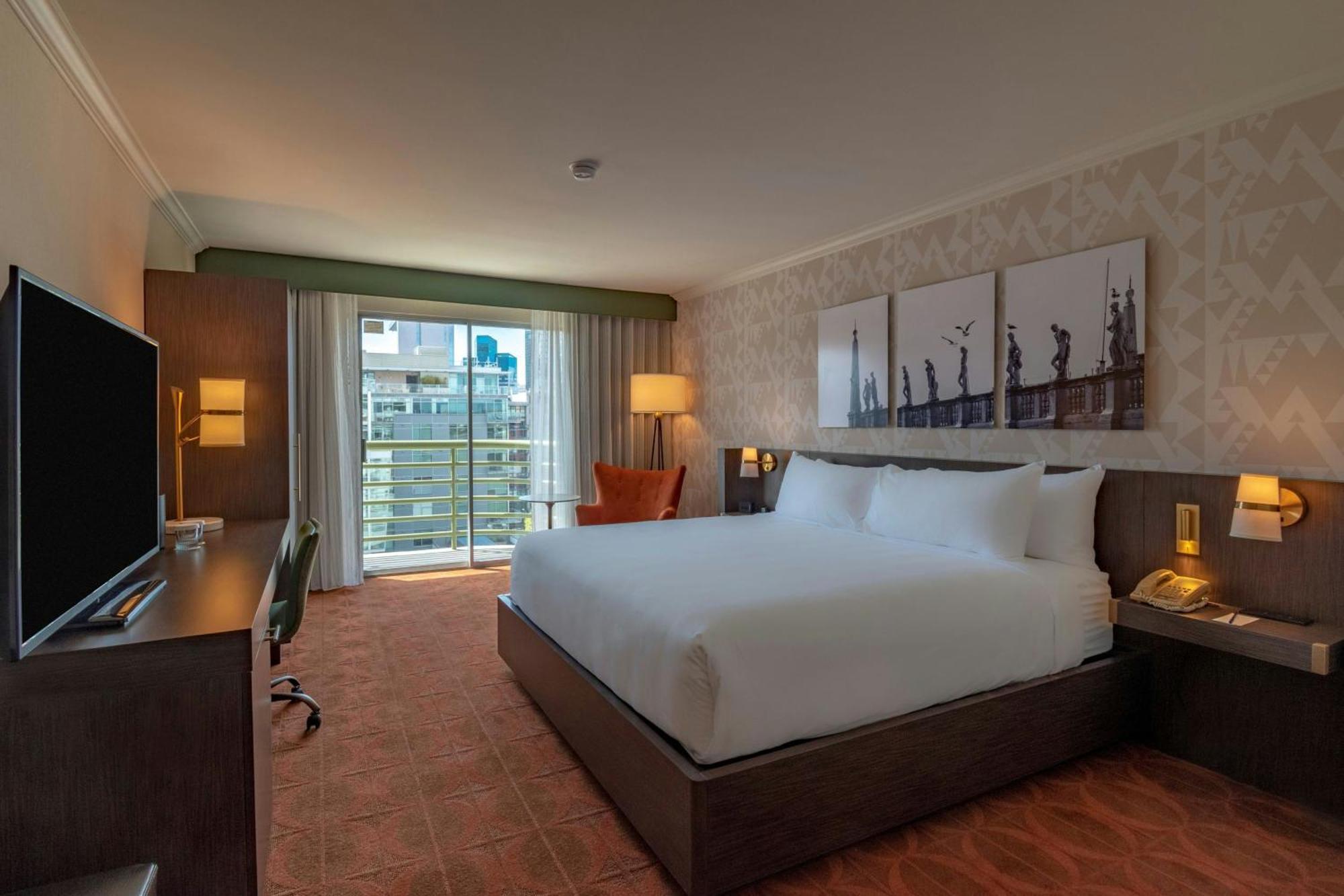 The Little Italy Downtown 4*