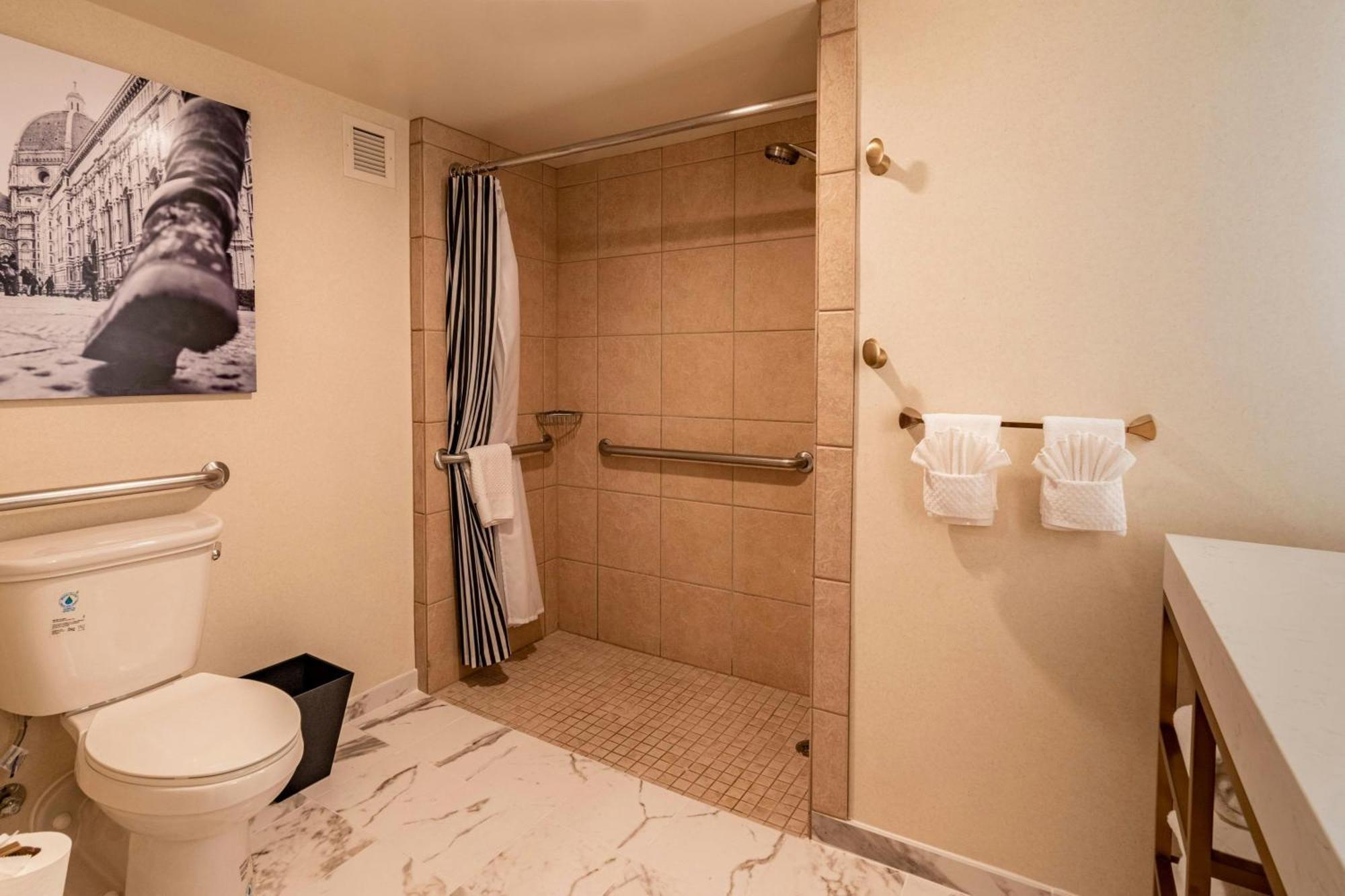 The Little Italy Downtown Hotel 4*