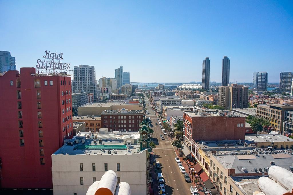 Gaslamp Plaza
