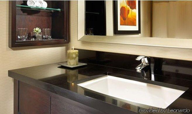 Doubletree By Hilton Circle Hotel 3*