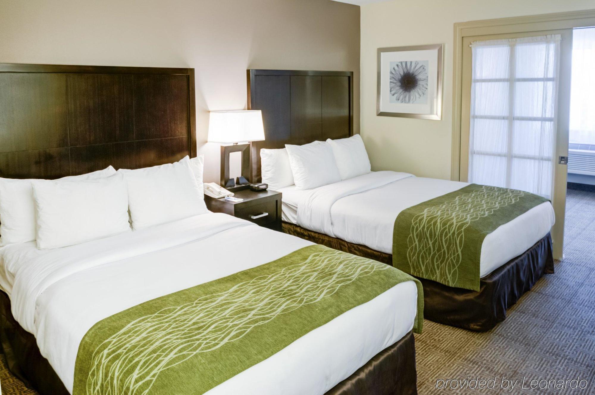 Western & Zoo -seaworld Area Hotel