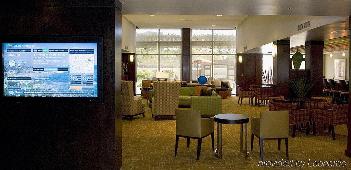 Hotel Courtyard - Outdoor Pool, Bar & Restaurant San Diego