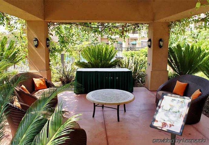 Hotel Courtyard - Outdoor Pool, Bar & Restaurant 3*