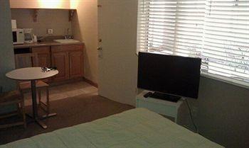 Pacific View Hotel 2*