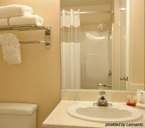 Hampton Mission Valley 3*