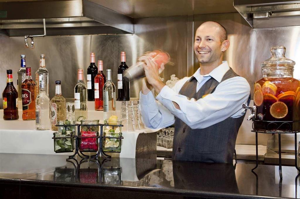 Hotel Embassy By Hilton La Jolla