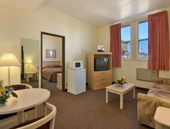 Hotel Ramada By Wyndham Airport 2*