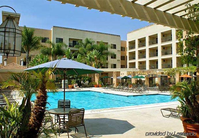 Courtyard - Outdoor Pool, Bar & Restaurant 3*