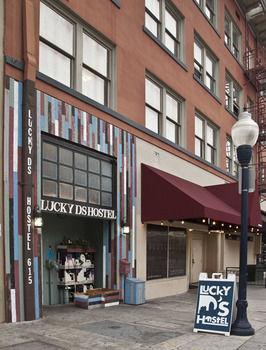 Lucky D's Youth And Traveler's Hostel