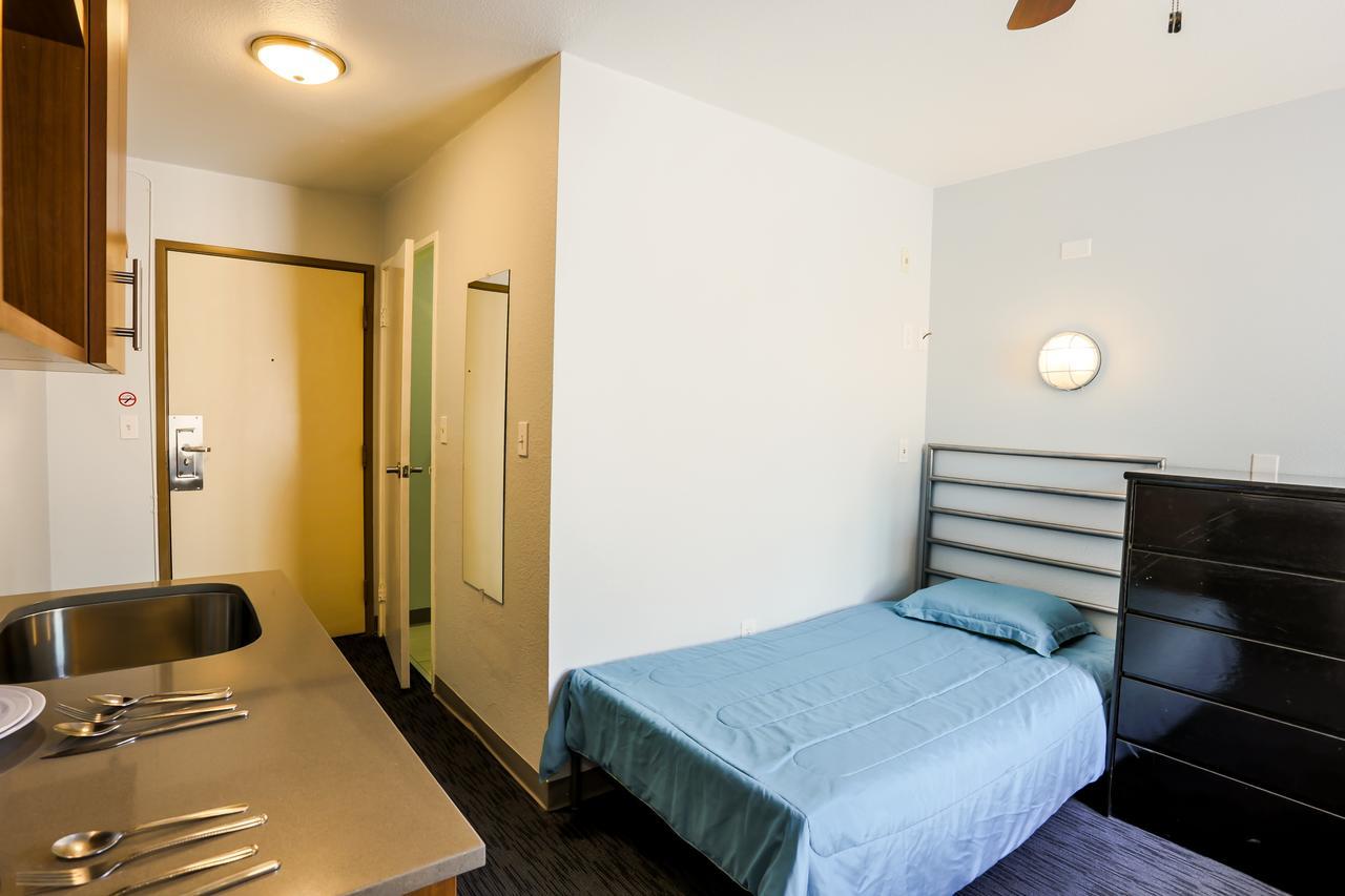 Vantaggio Suites Aparthotel 2*