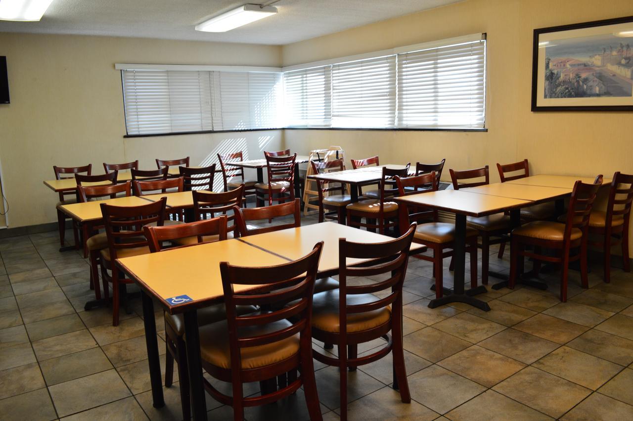 Baymont By Wyndham Downtown Motel