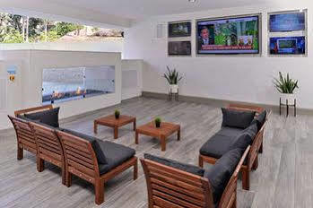 Express & - Mission Valley By Ihg San Diego