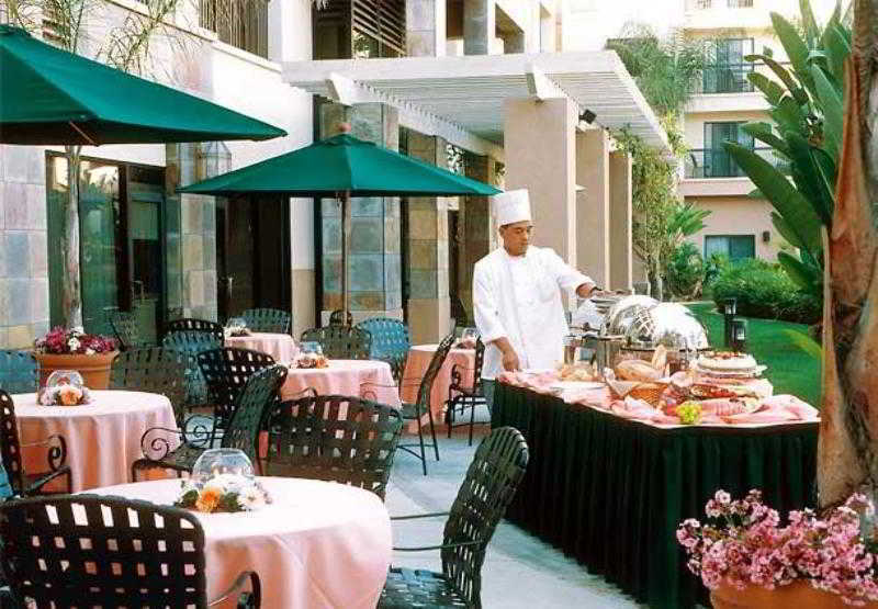 Courtyard - Outdoor Pool, Bar & Restaurant Hotel 3*