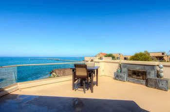 House By The Ocean *