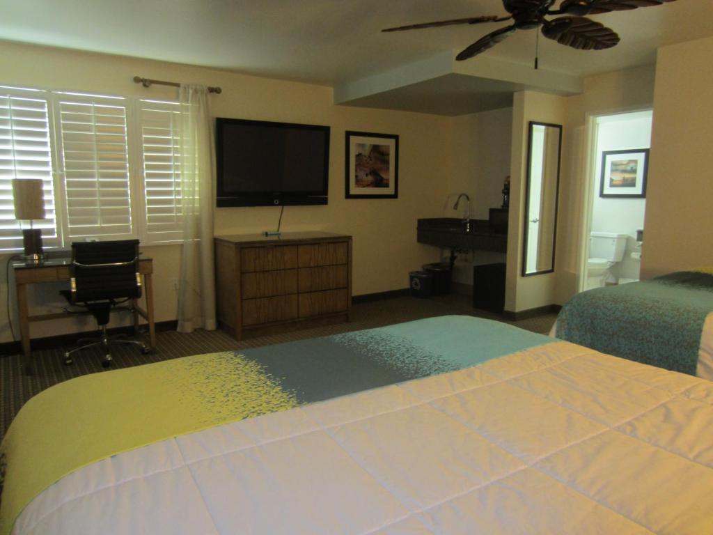 Motel Pb Surf Beachside