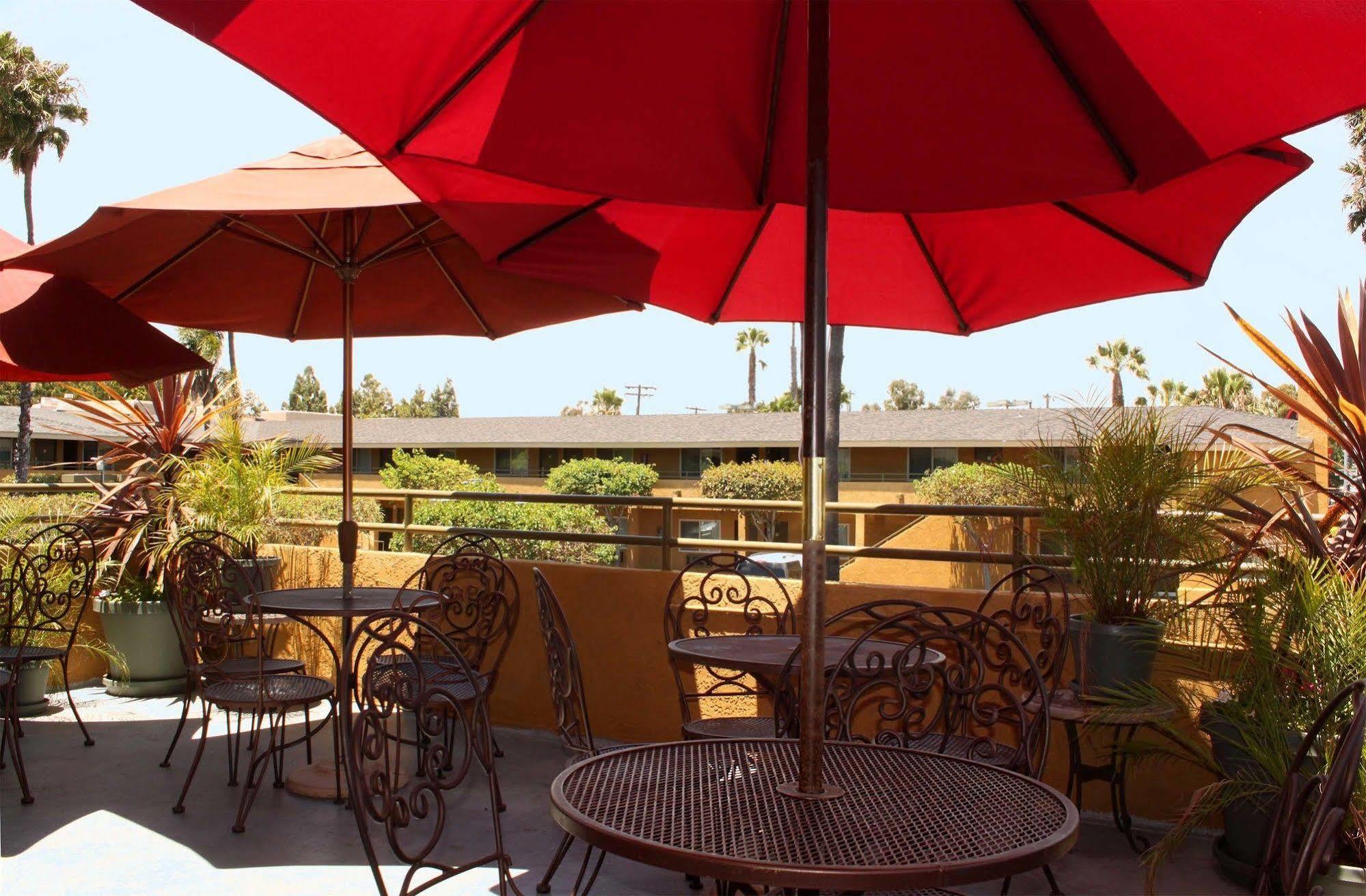 Ramada By Wyndham Near Seaworld / Mission 2*