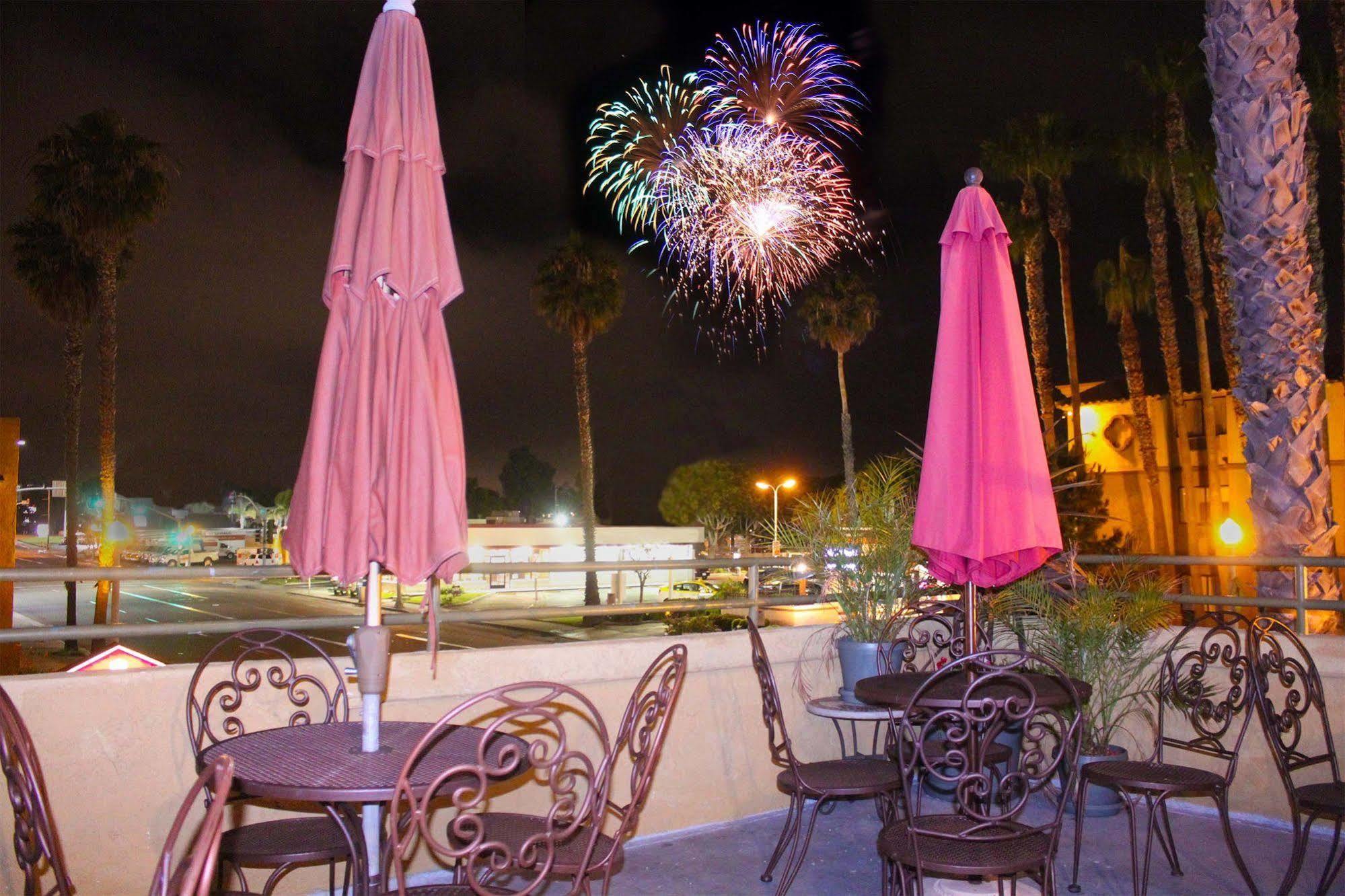 Ramada By Wyndham Near Seaworld / Mission Hotel