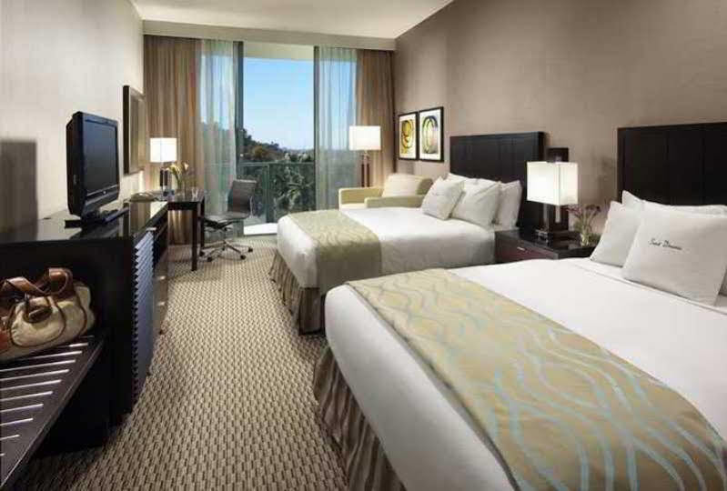 Doubletree By Hilton Circle Hotel San Diego