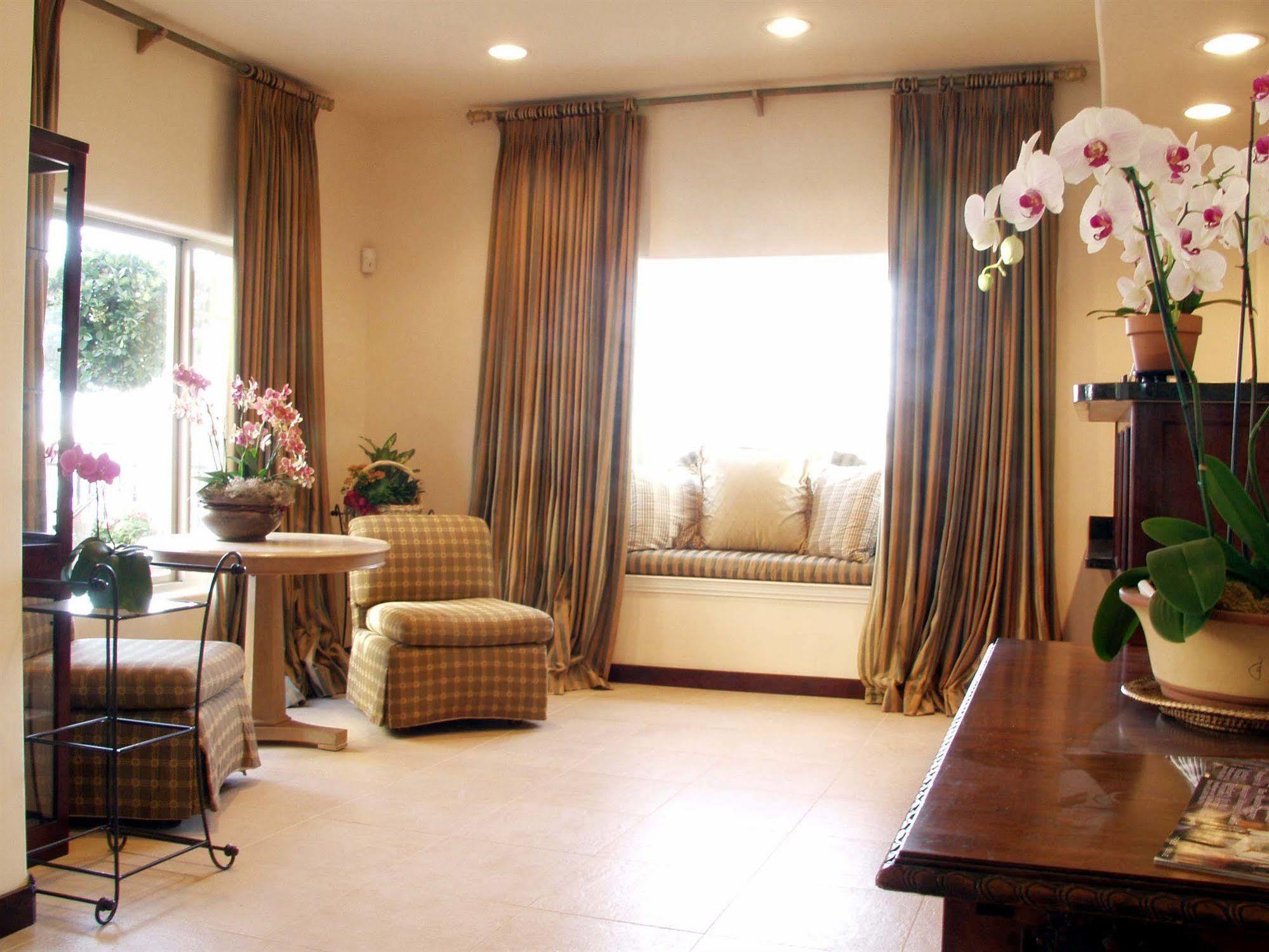Western Downtown Hotel 3*