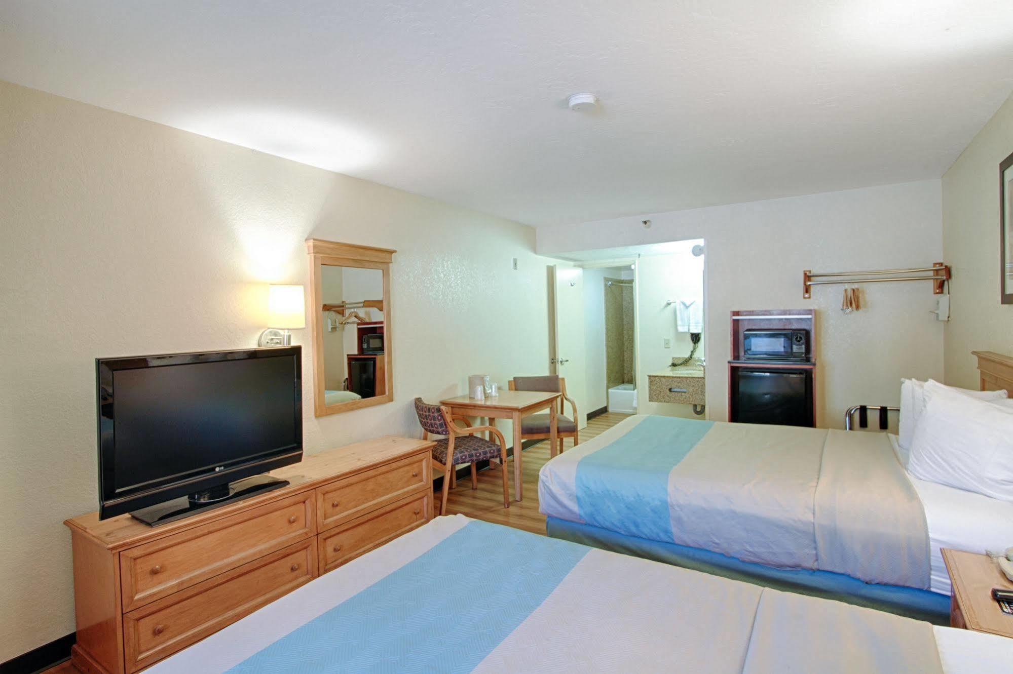 Motel 6 - Mission Valley