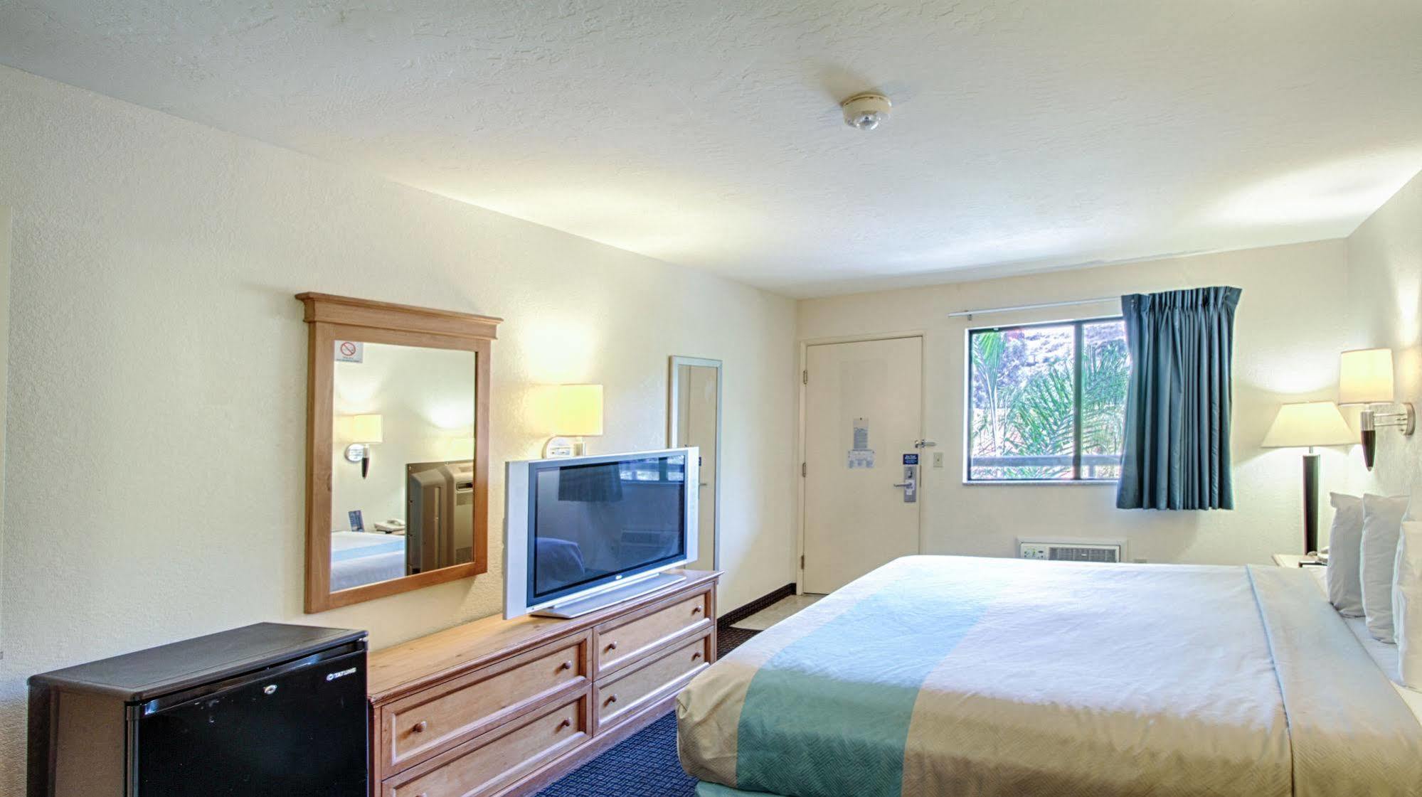 6 - Mission Valley Motel San Diego