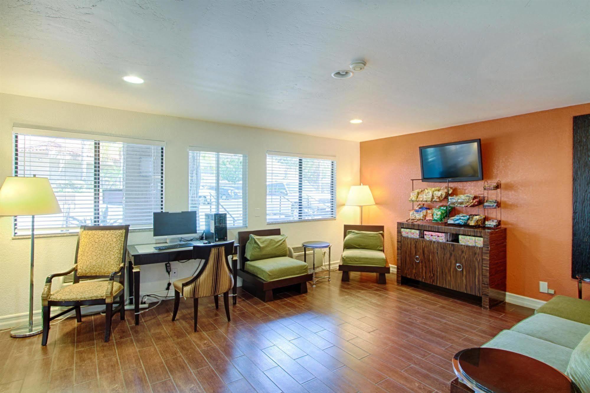 6 - Mission Valley Motel San Diego