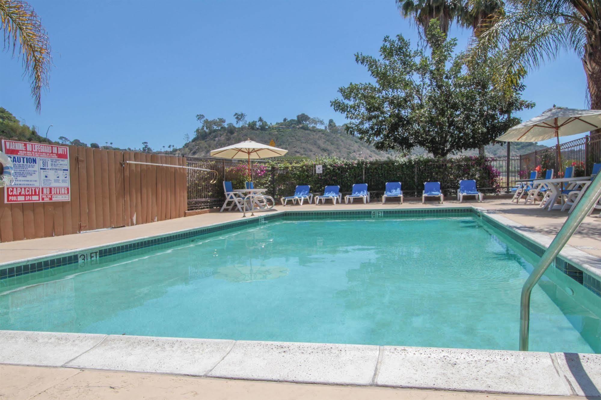 Motel 6 - Mission Valley San Diego