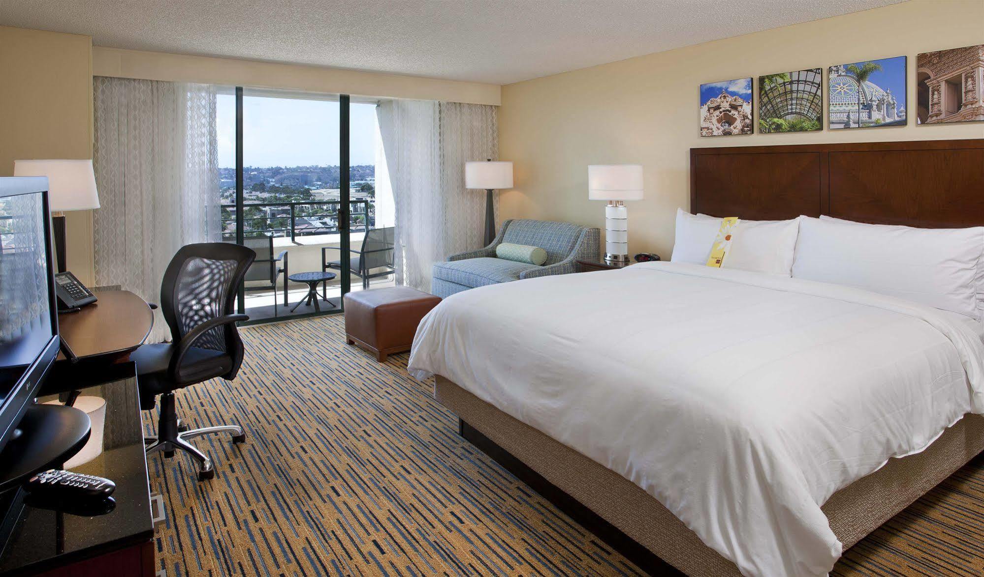 Marriott Mission Valley Hotel 3*