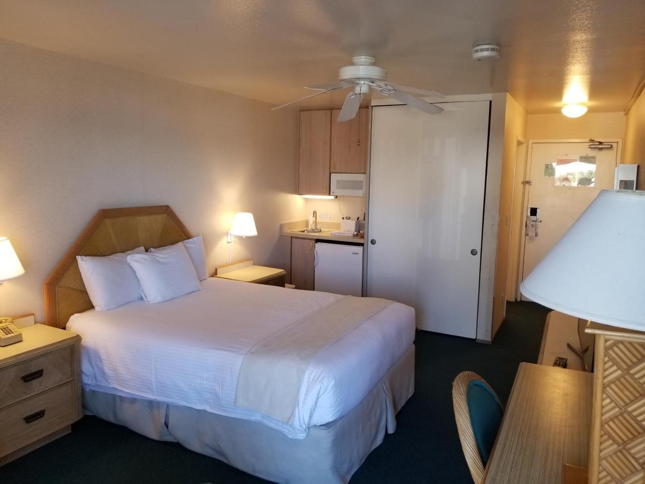 Hotel The 3*