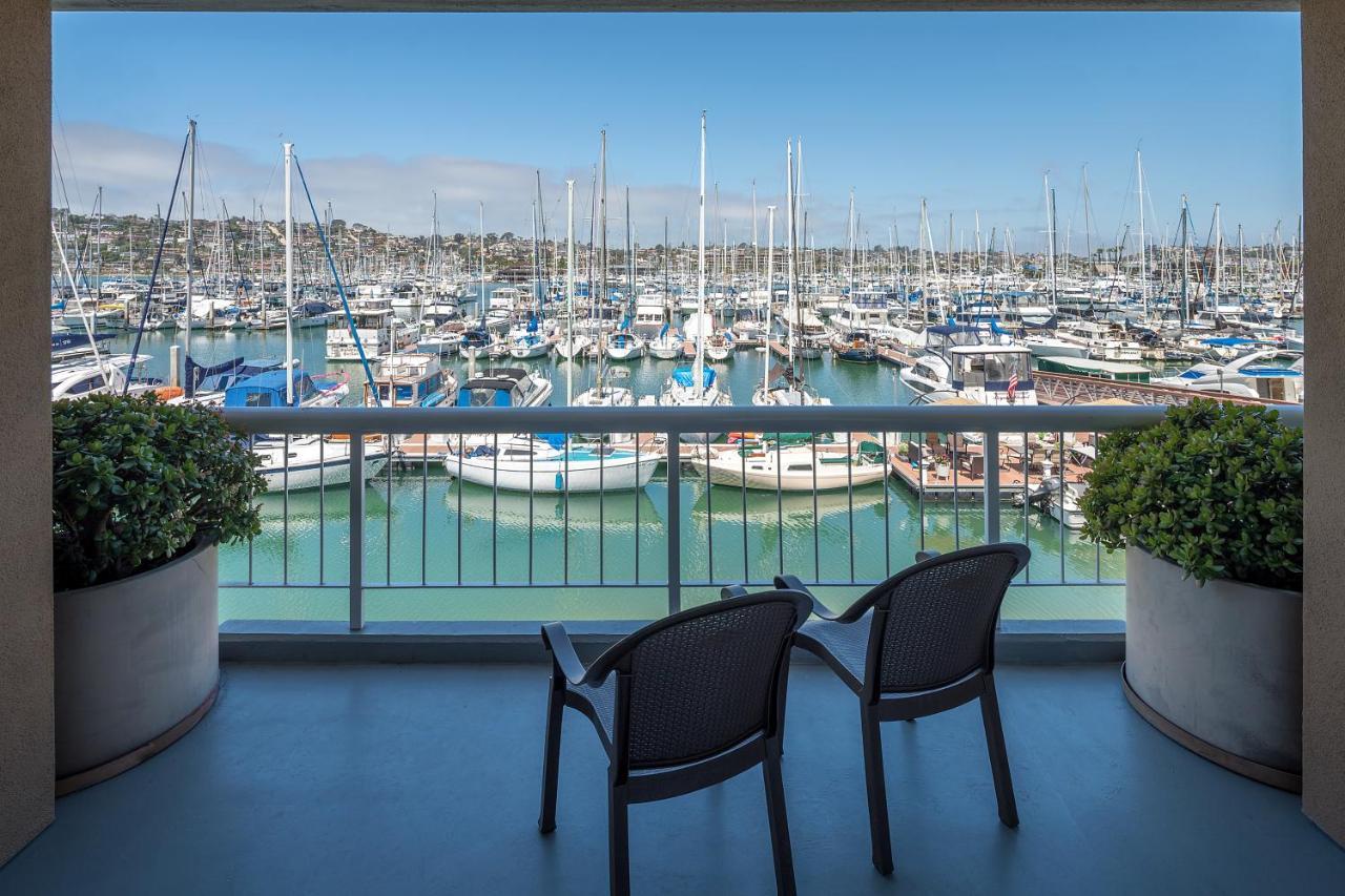 Bay Club And Marina Hotel 3*