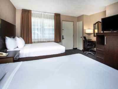 Baymont By Wyndham Downtown Motel