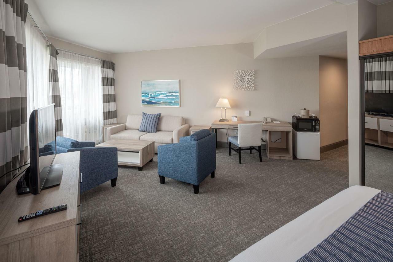 Hotel Bay Club And Marina