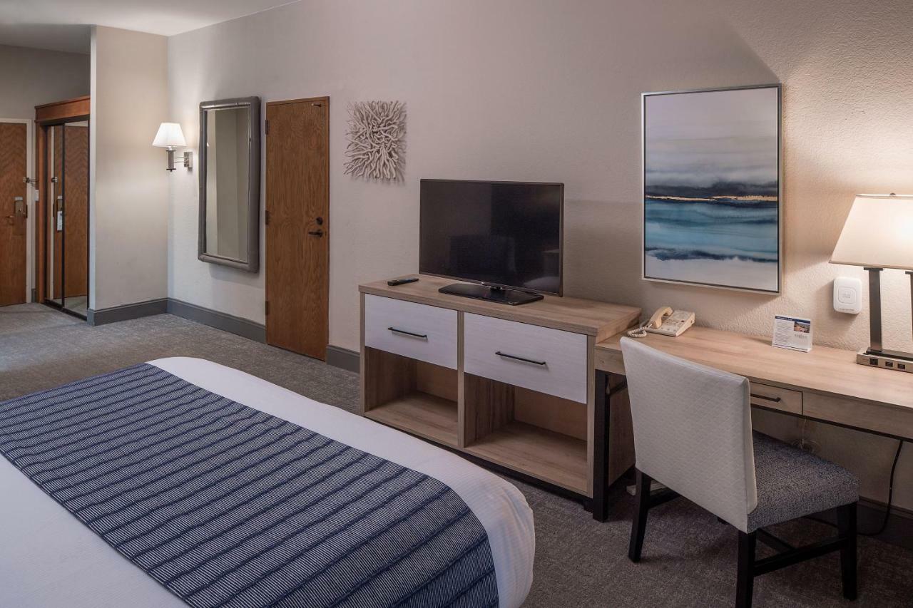 Bay Club And Marina 3*