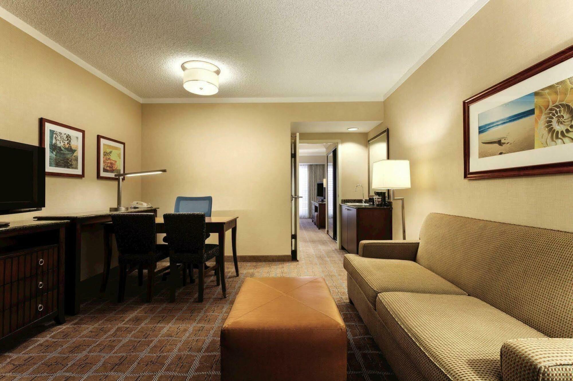 Hotel Embassy By Hilton La Jolla