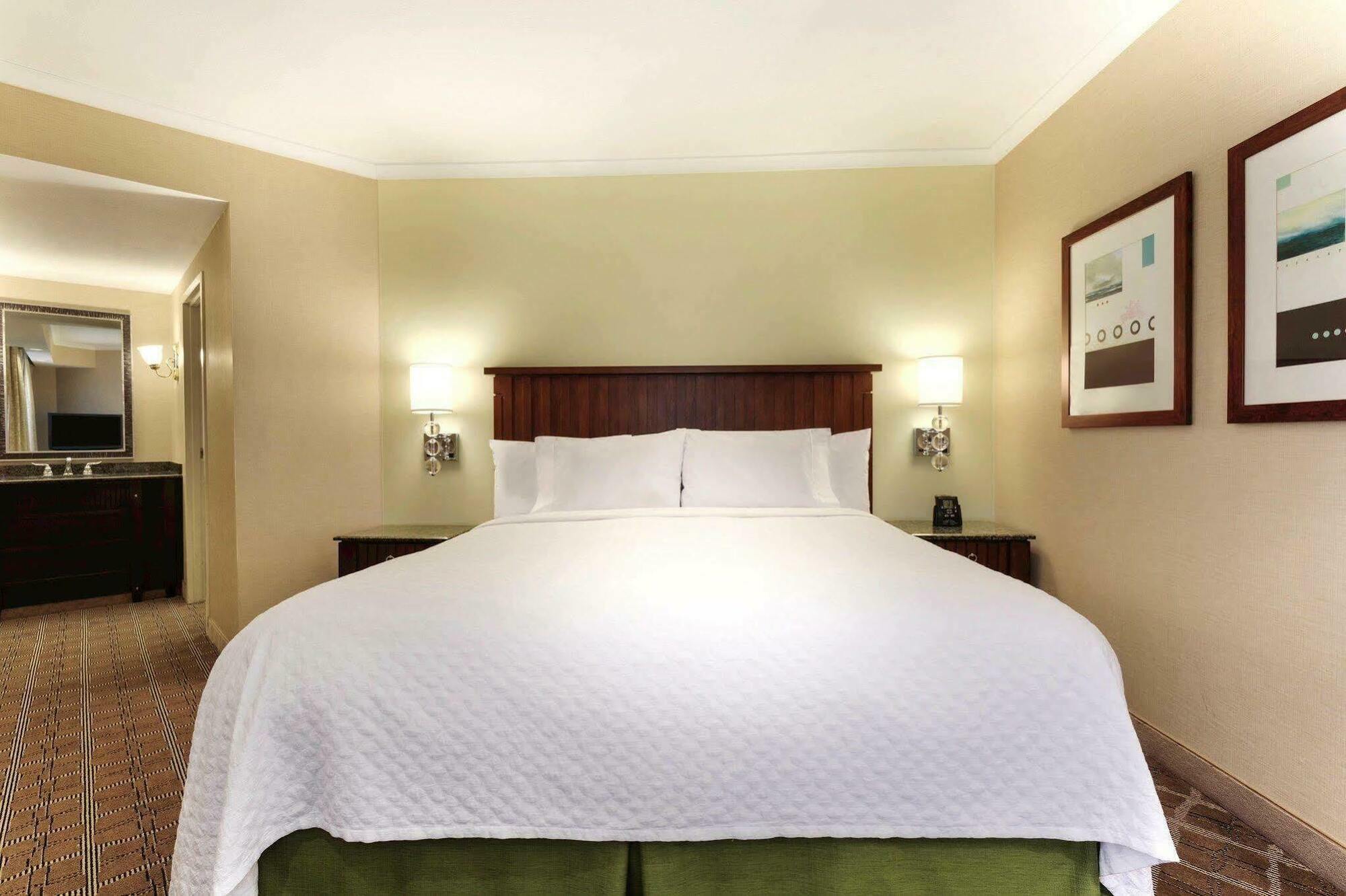 Embassy By Hilton La Jolla 4*